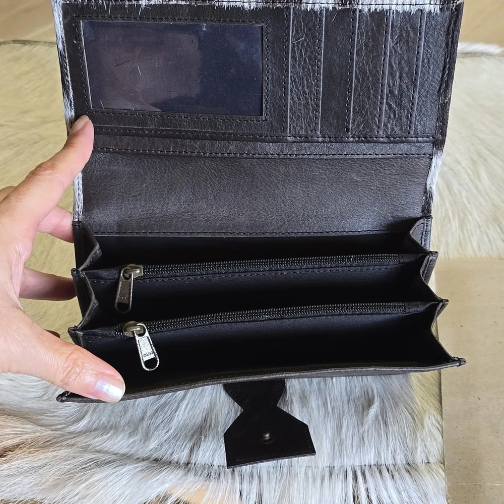 Cowhide Leather Wallet - Picture 4 of 13